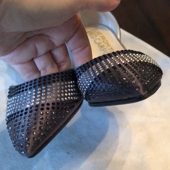 Moved E Live from the red carpet crystal embellished silky fabric high heels - Picture 4 of 11